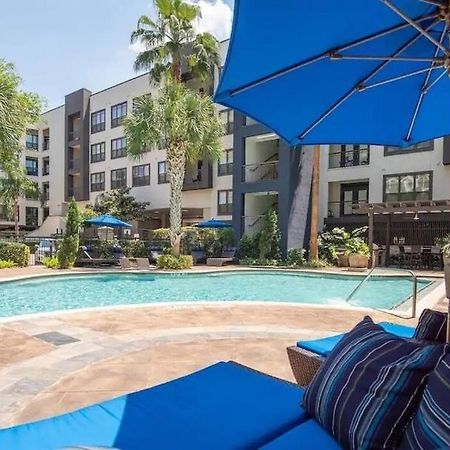 Modern Galleria Apt-Freeparking-Pool-Fast Wifi-Med Ctr 休斯敦 外观 照片