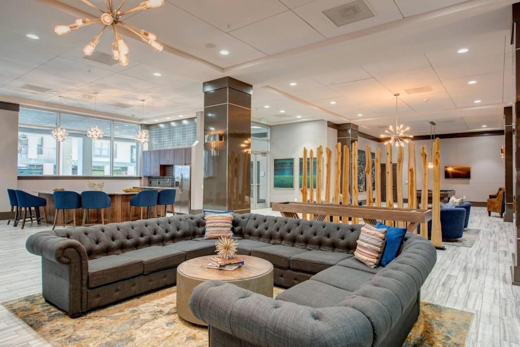 Modern Galleria Apt-Freeparking-Pool-Fast Wifi-Med Ctr 休斯敦 外观 照片