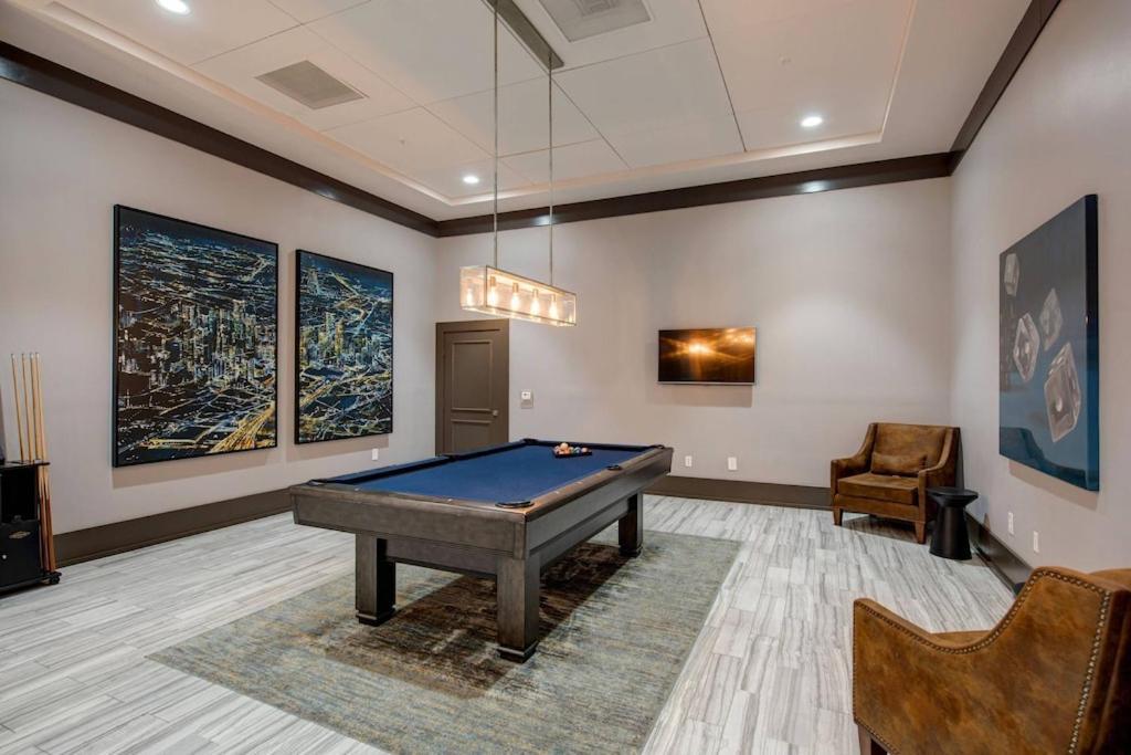 Modern Galleria Apt-Freeparking-Pool-Fast Wifi-Med Ctr 休斯敦 外观 照片